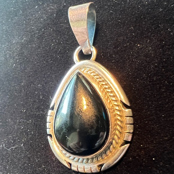 Jon McCray Signed Silver Onyx Pendant. - Picture 1 of 4